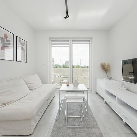 Miedziana Bright Apartment With Balcony And Parking Wroclaw By Noclegi Renters Exterior foto